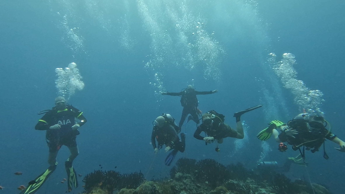 Diver training in open water